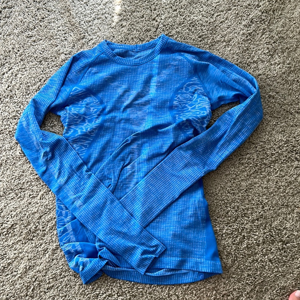 Lululemon fitted top